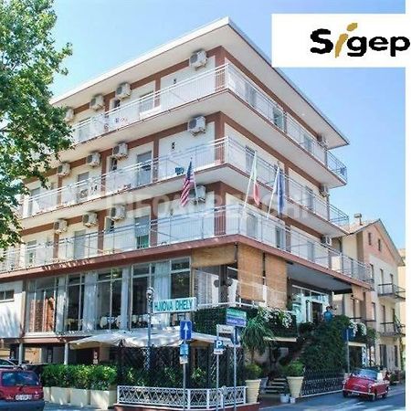 Hotel Nova Dhely Ρίμινι Εξωτερικό φωτογραφία