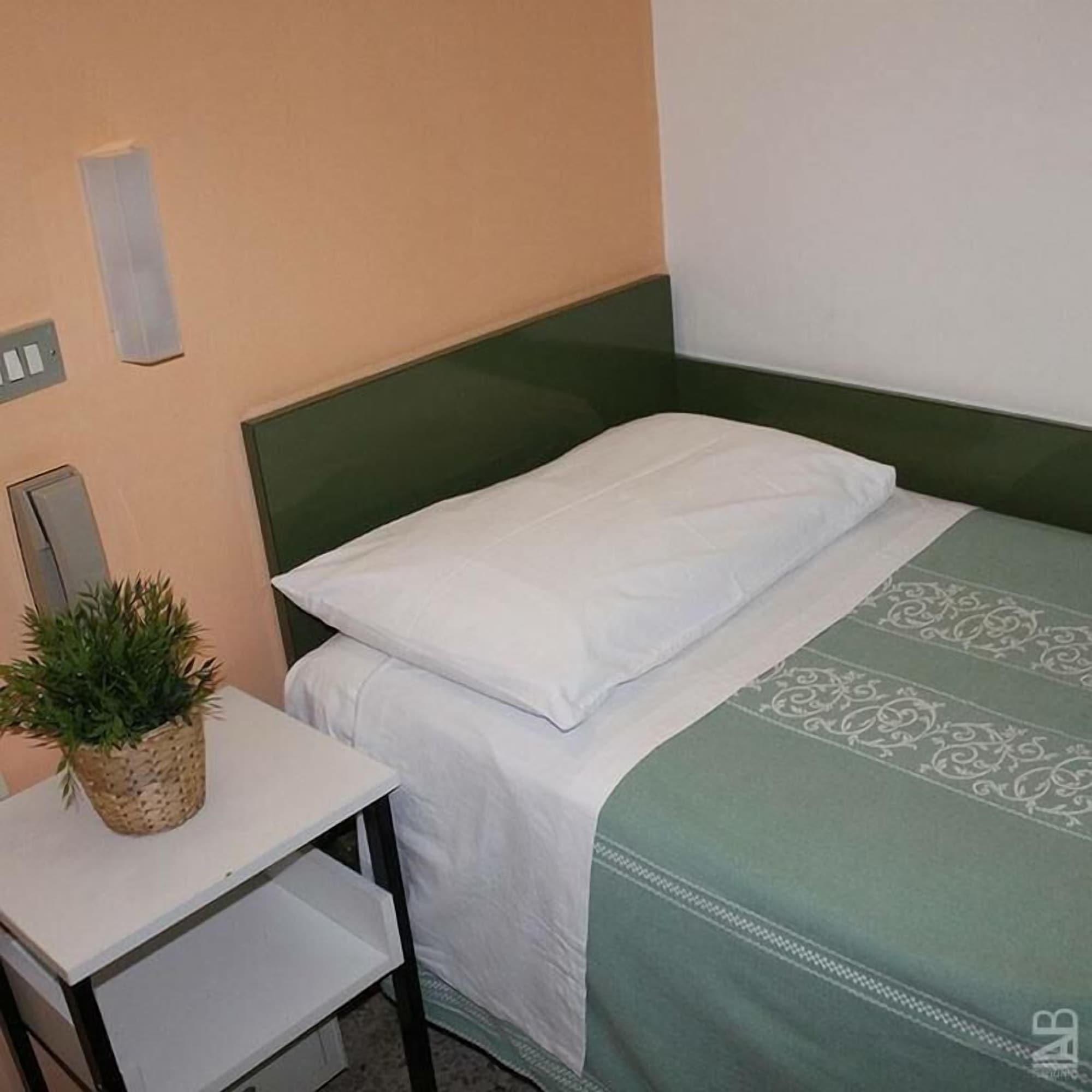 Hotel Nova Dhely Ρίμινι Εξωτερικό φωτογραφία