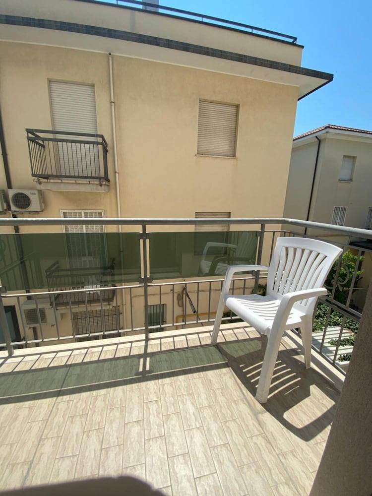 Hotel Nova Dhely Ρίμινι Εξωτερικό φωτογραφία
