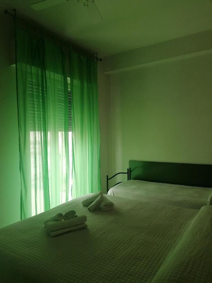 Hotel Nova Dhely Ρίμινι Εξωτερικό φωτογραφία