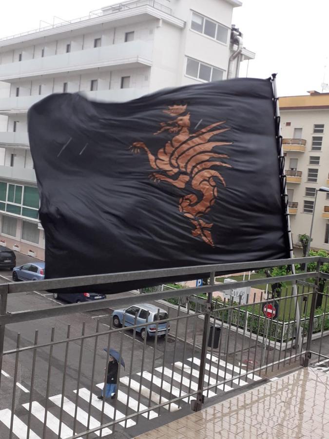 Hotel Nova Dhely Ρίμινι Εξωτερικό φωτογραφία