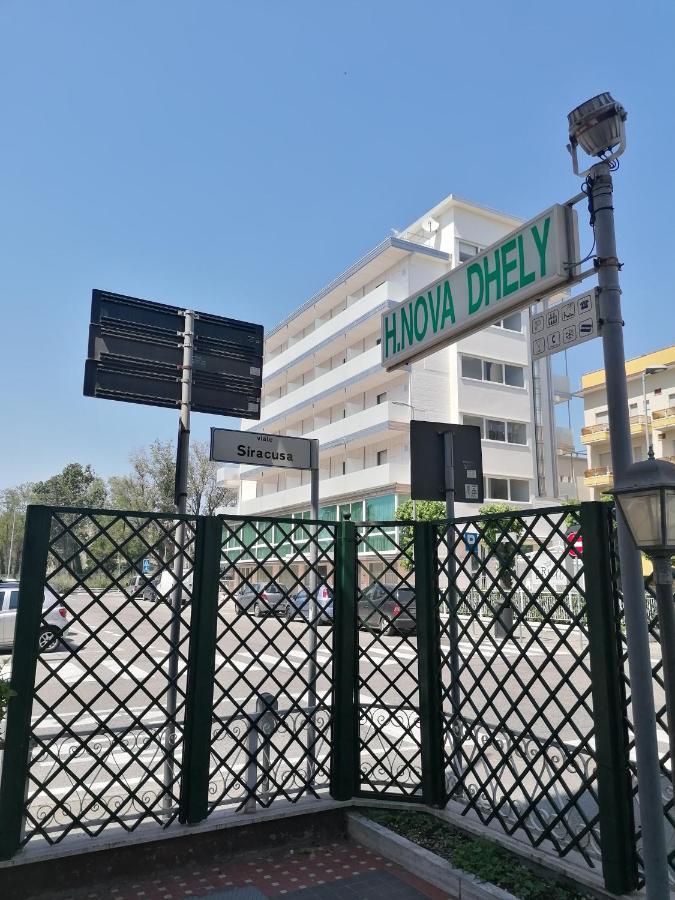 Hotel Nova Dhely Ρίμινι Εξωτερικό φωτογραφία