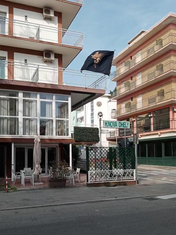Hotel Nova Dhely Ρίμινι Εξωτερικό φωτογραφία