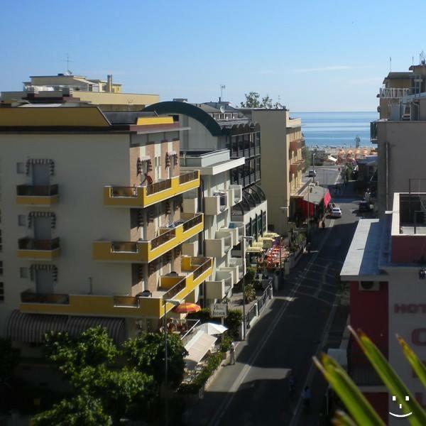 Hotel Nova Dhely Ρίμινι Εξωτερικό φωτογραφία