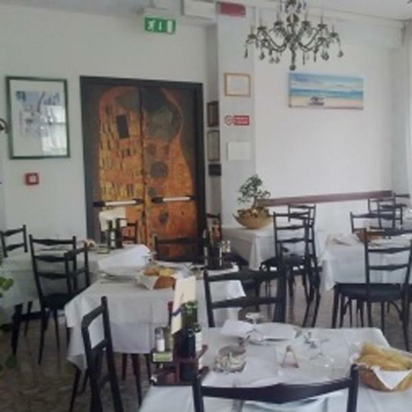 Hotel Nova Dhely Ρίμινι Εξωτερικό φωτογραφία