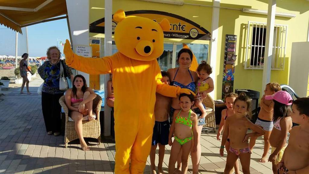 Hotel Nova Dhely Ρίμινι Εξωτερικό φωτογραφία