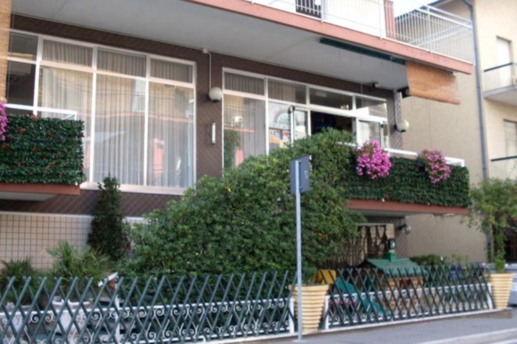 Hotel Nova Dhely Ρίμινι Εξωτερικό φωτογραφία